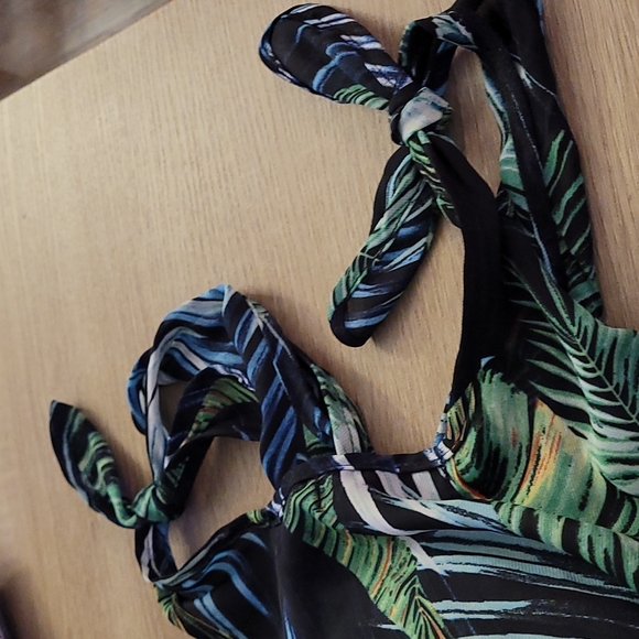 Gorgeous Tropical Maxi Dress - Picture 9 of 12